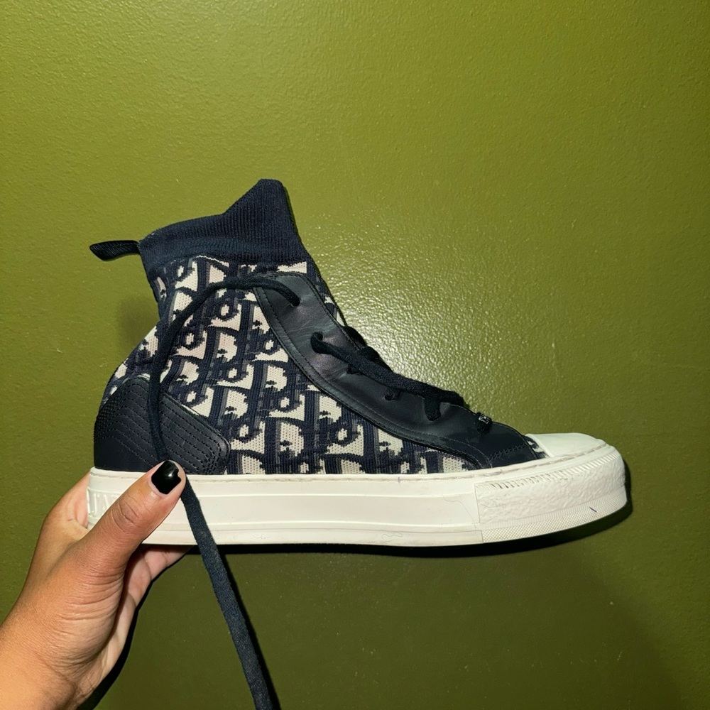 Dior Women's Navy Blue and White High-Top Sneakers